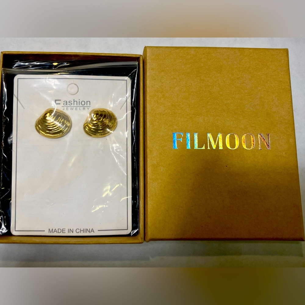Filmoon Gold Seashell Studs Earrings Dainty Beach Earrings - Picture 3 of 11